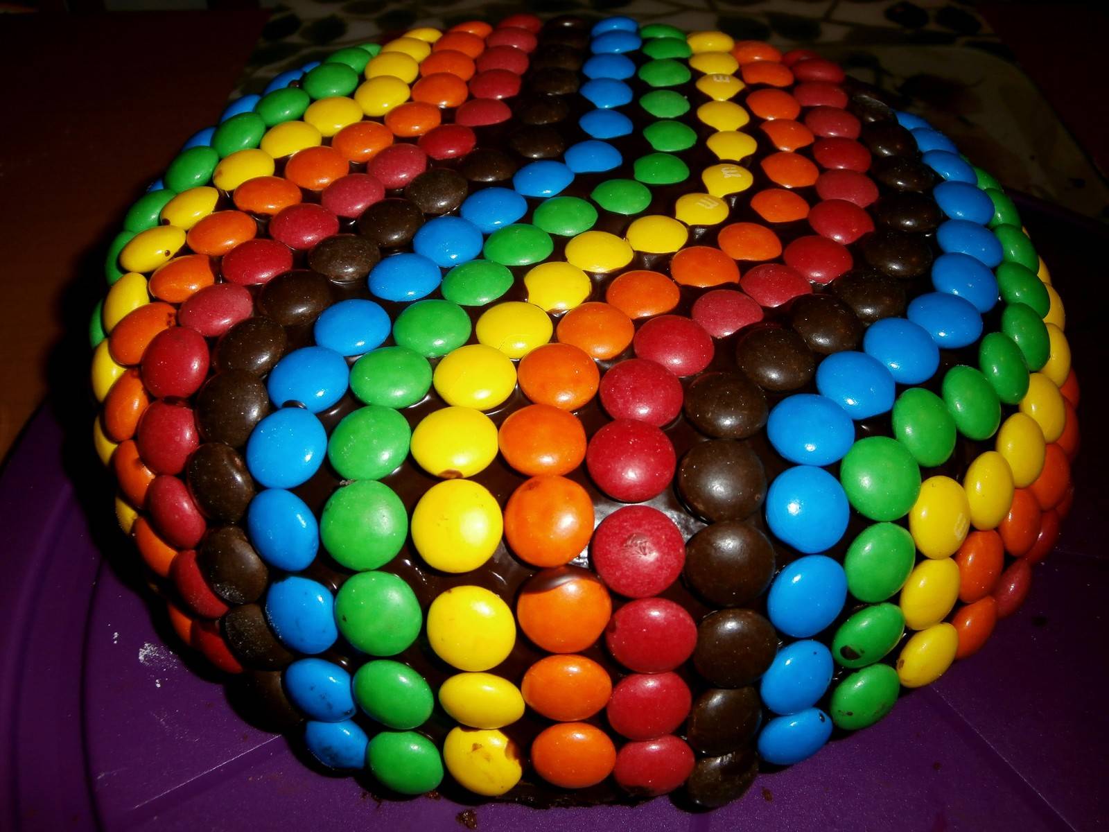 Regenbogen-Schoko-Torte Regenbogen-Schoko-Torte