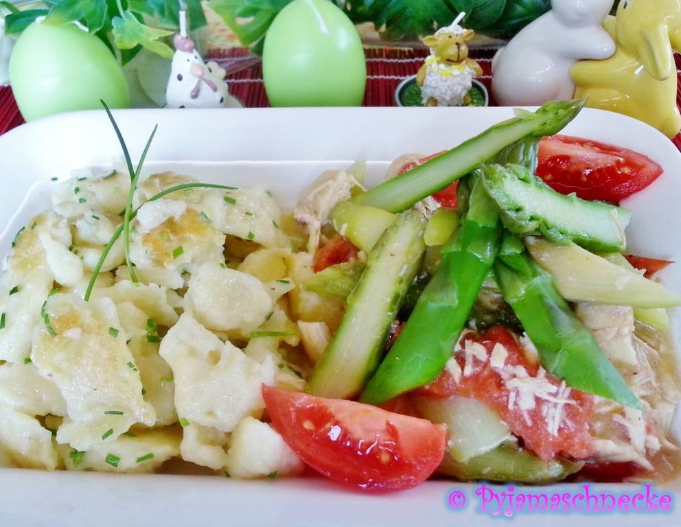 Hühner-Ragout mit grünem Spargel und Schnittlauch-Nockerl Hühner-Ragout mit grünem Spargel und Schnittlauch-Nockerl