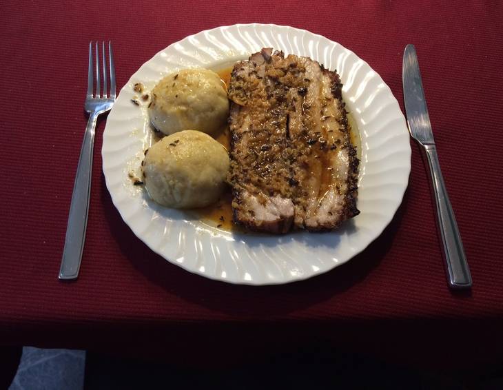 Kümmelbraten mit Erdäpfelknödel Kümmelbraten mit Erdäpfelknödel
