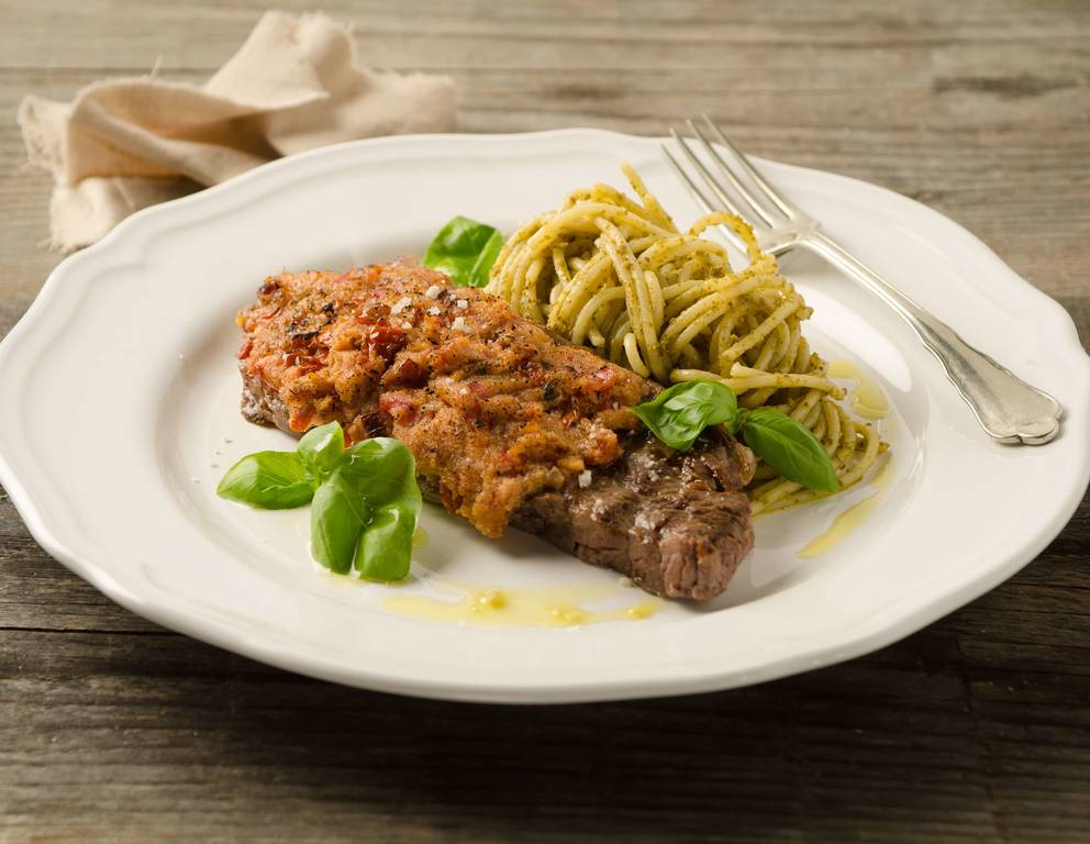 Beiried mit Paradeiserkruste Beiried mit Paradeiserkruste