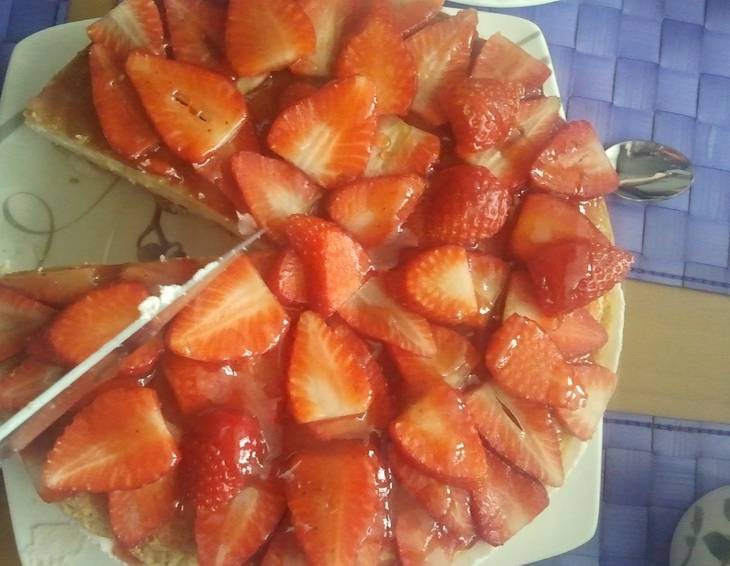 Einfache Erdbeertorte Einfache Erdbeertorte