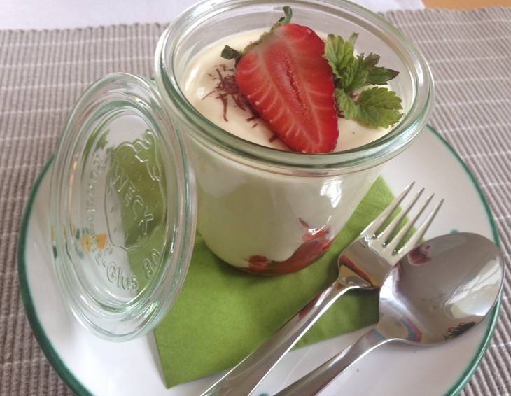 Marinierte Erdbeeren mit Joghurt-Vanillecreme