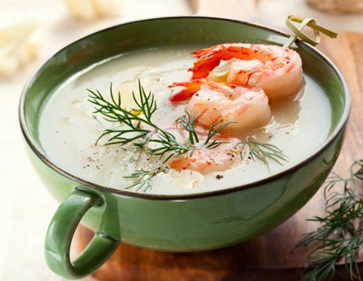 Frühlingskräutersuppe mit Scampis Frühlingskräutersuppe mit Scampis