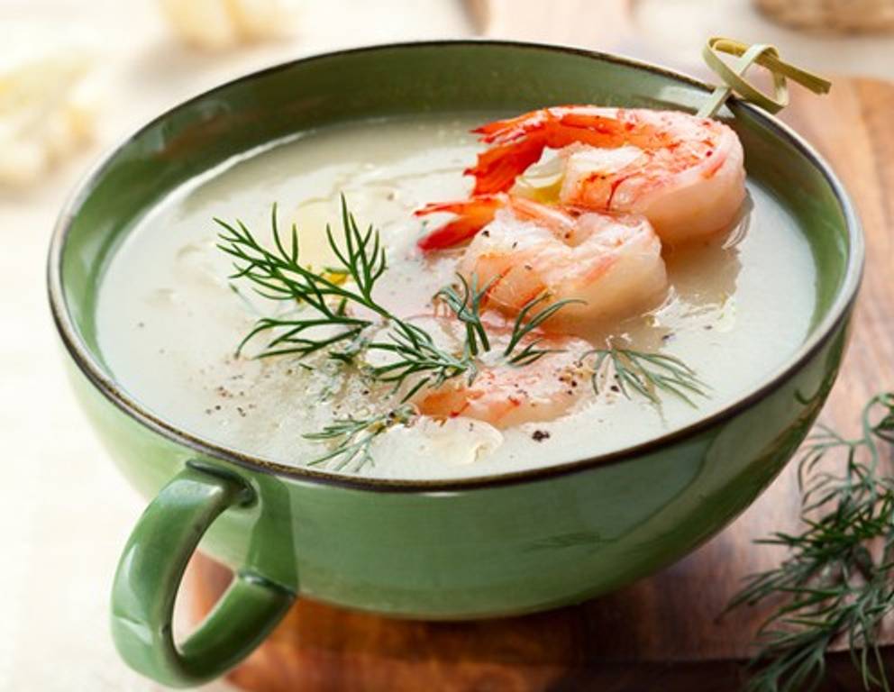 Frühlingskräutersuppe mit Scampis Frühlingskräutersuppe mit Scampis