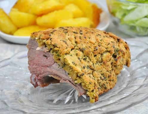 Lammrücken mit würziger Kräuterkruste