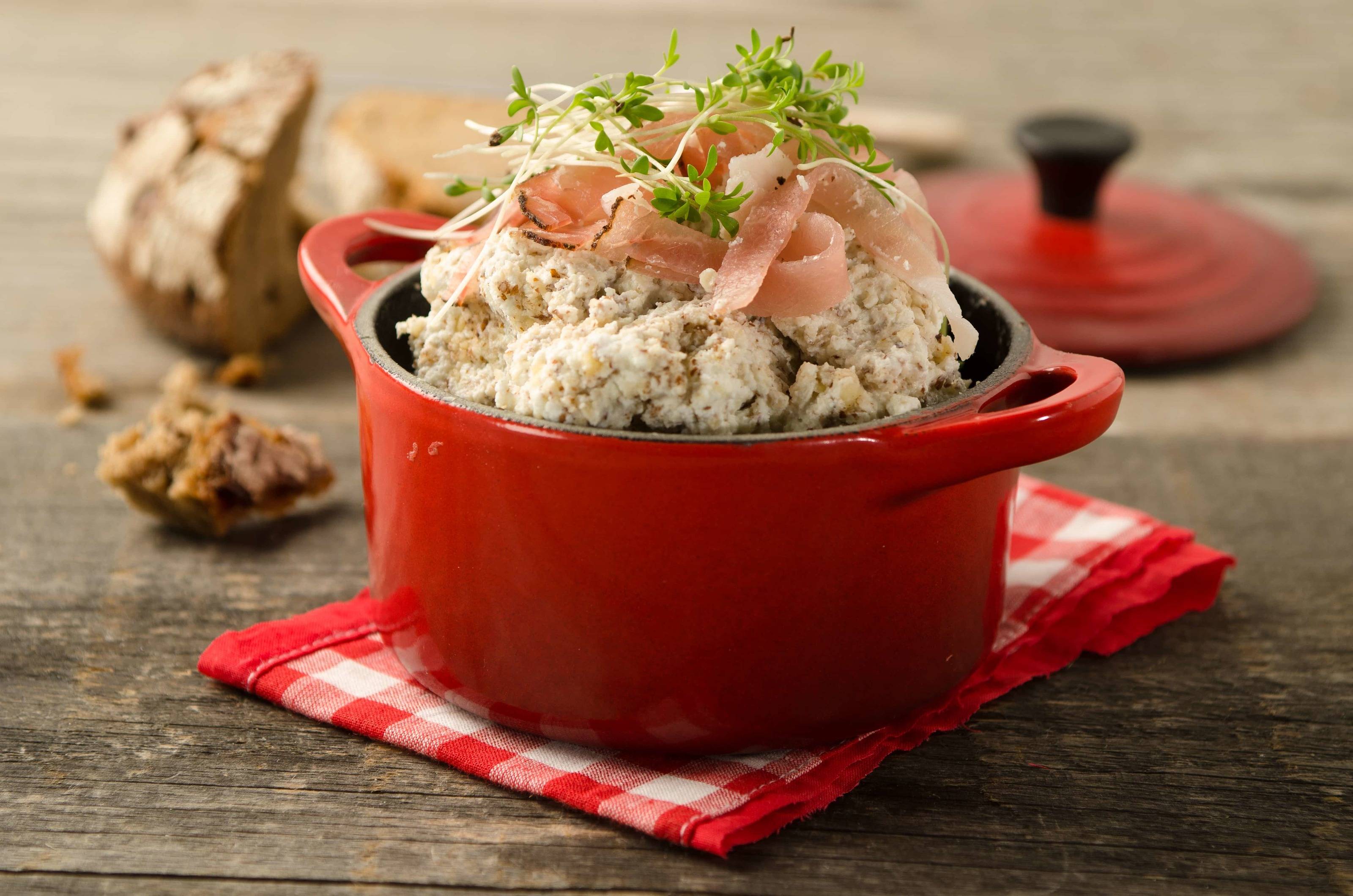 Walnussaufstrich mit Schinkenspeck Rezept