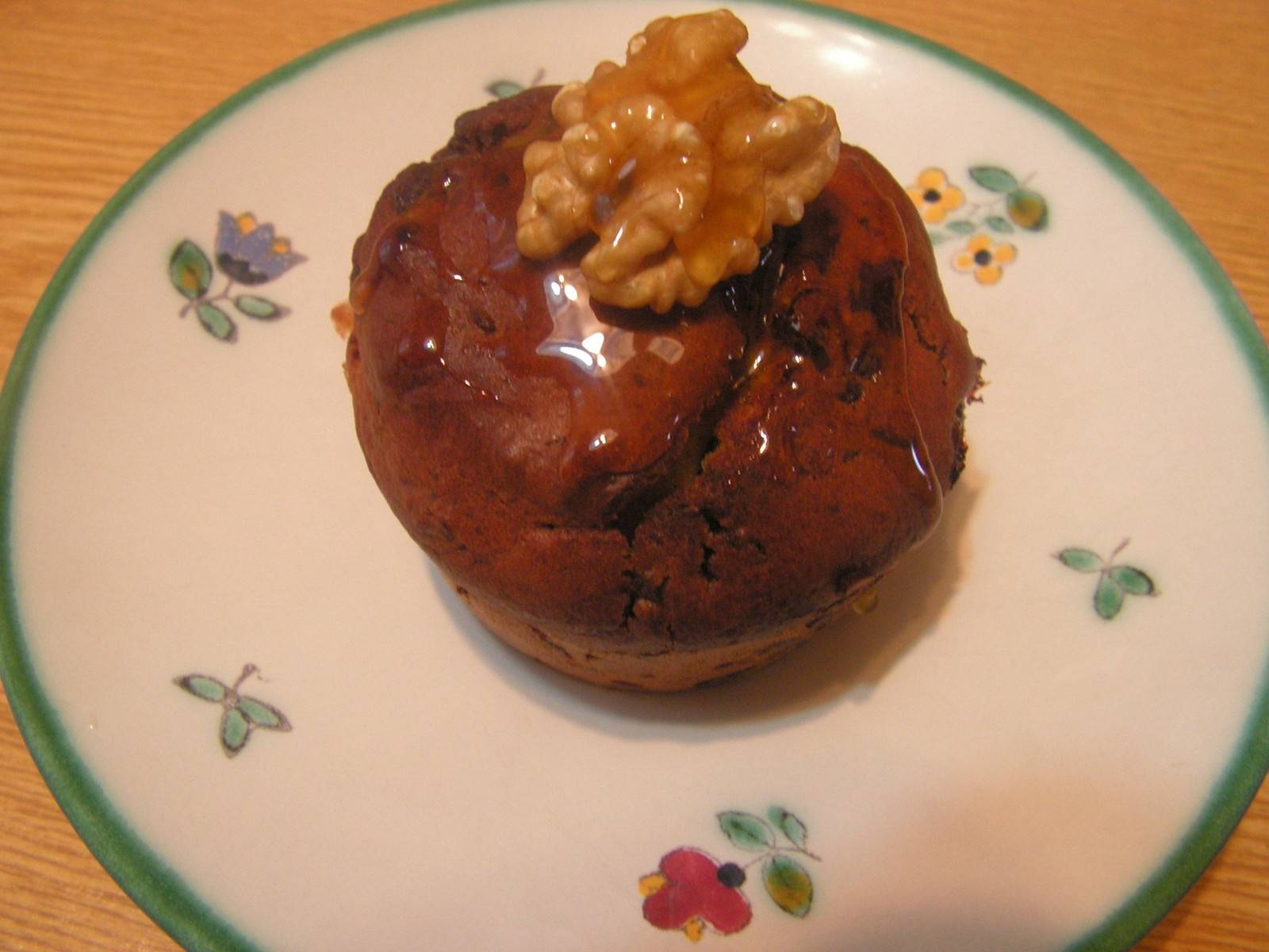 Schokoladen-Bananen-Muffins mit kandierten Walnüssen Rezept - ichkoche.de Schokoladen-Bananen-Muffins mit kandierten Walnüssen Rezept - ichkoche.de