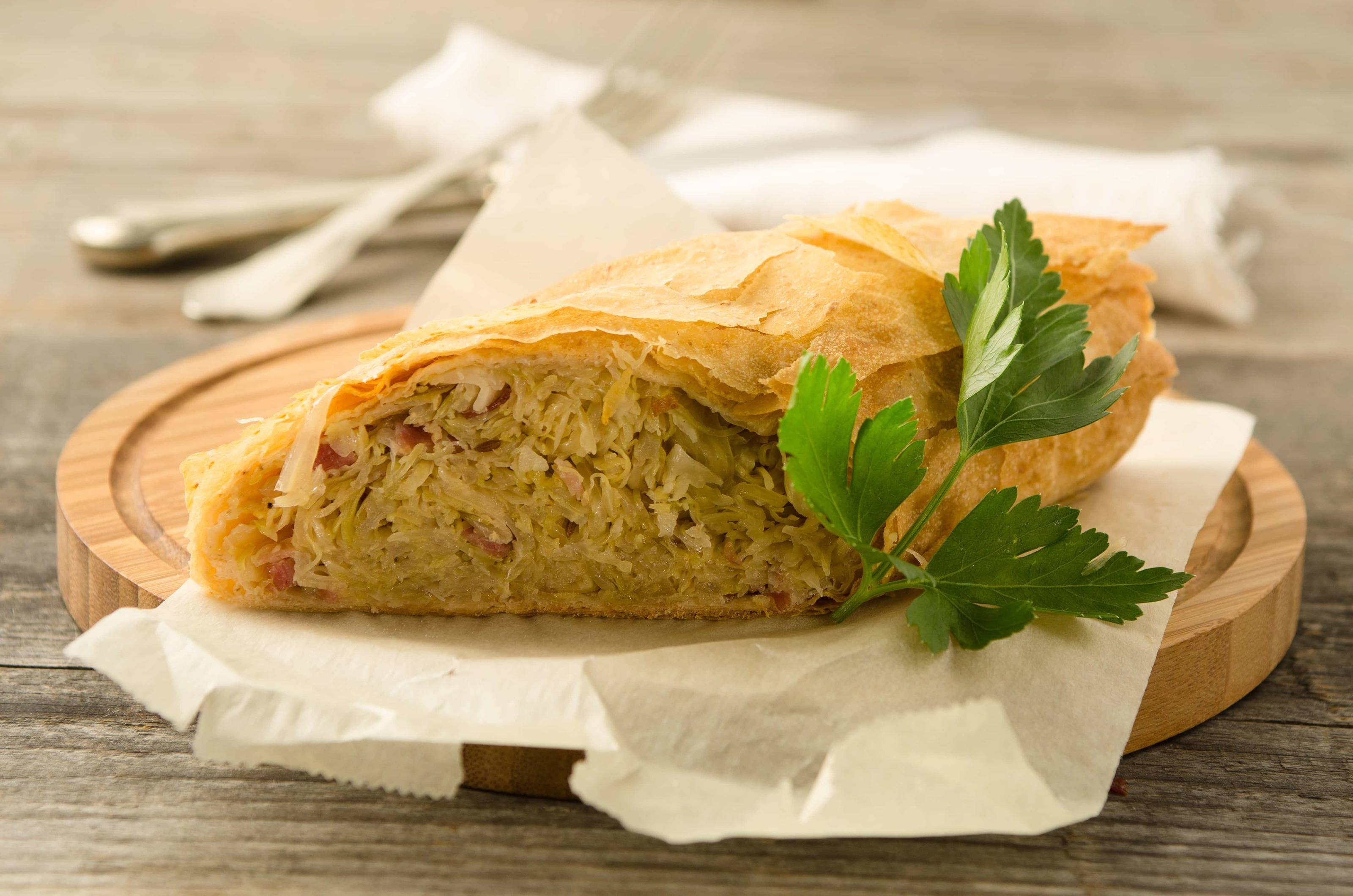 Tiroler Speck-Krautstrudel Rezept