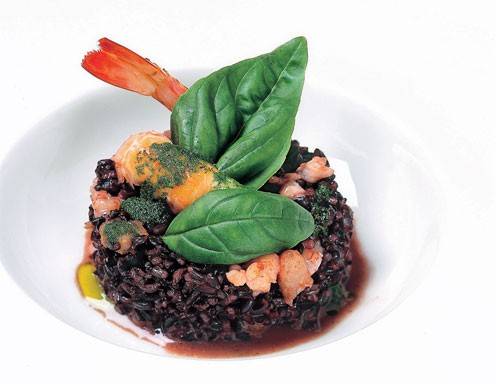 Schwarzer Reis mit Meeresfrüchten an Basilikum Rezept - ichkoche.at Schwarzer Reis mit Meeresfrüchten an Basilikum Rezept - ichkoche.at