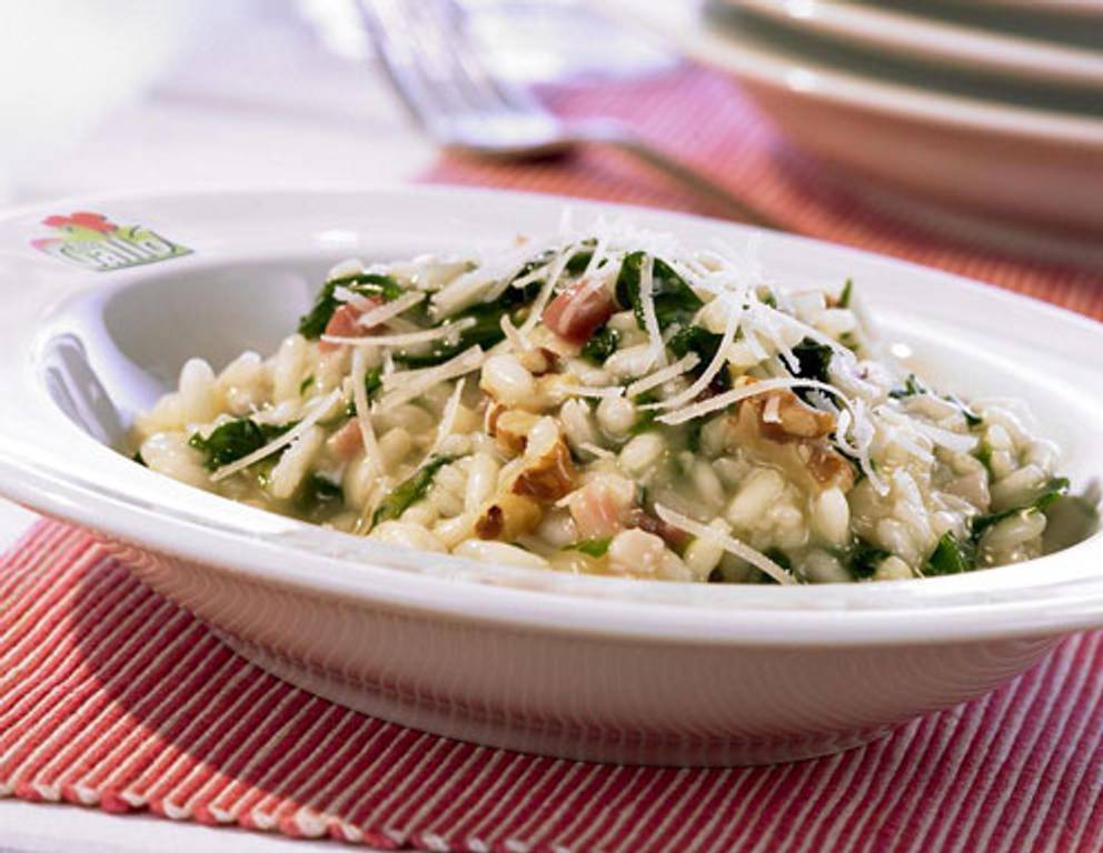 Risotto mit Spinat und Walnüssen Risotto mit Spinat und Walnüssen