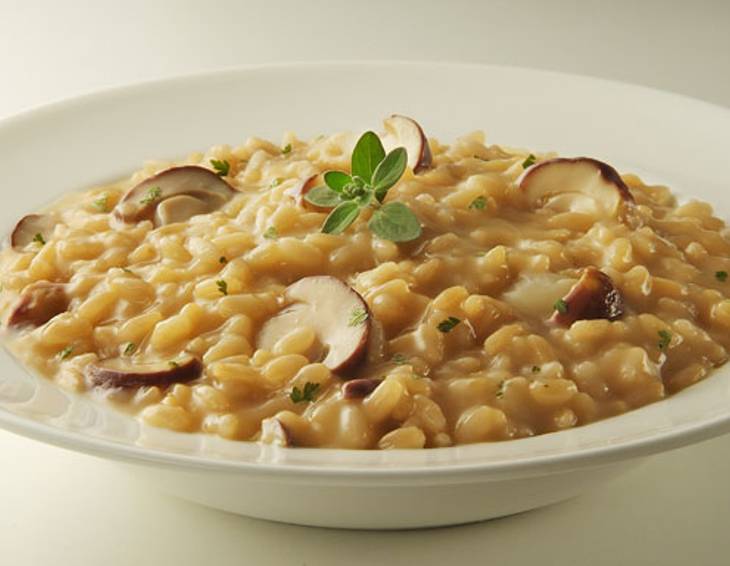 Risotto Pronto mit Steinpilzen, Wurst und Schafskäse