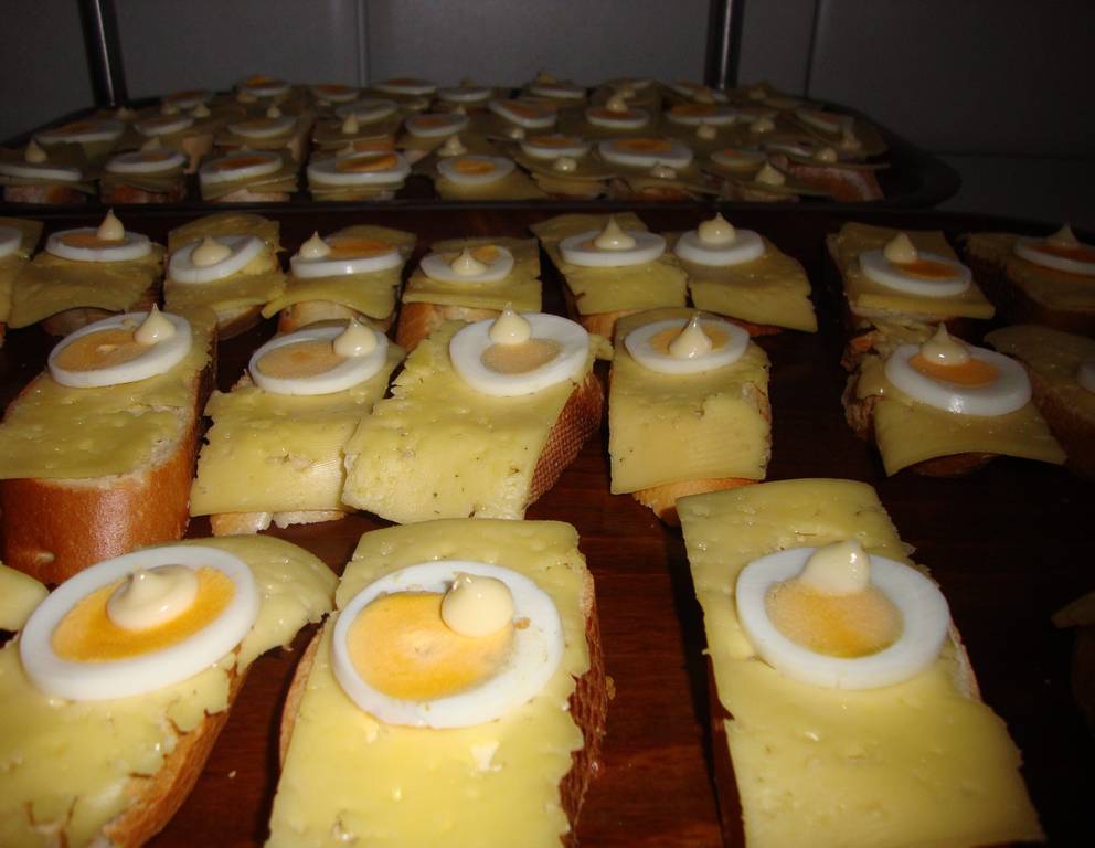 Käse-Mayonnaise-Brötchen Käse-Mayonnaise-Brötchen