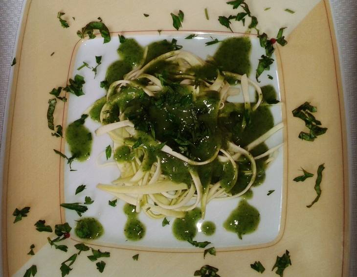 Süße Zucchini-Bananen-Spaghetti Süße Zucchini-Bananen-Spaghetti