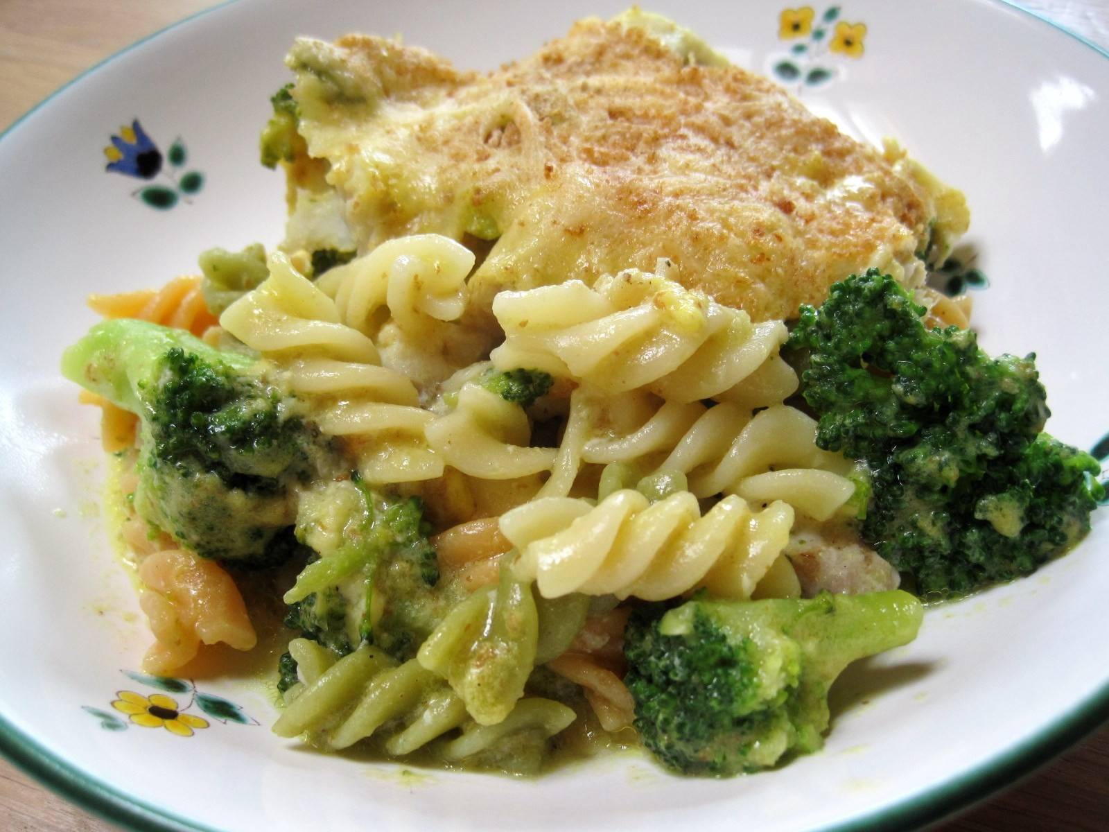 Fischauflauf mit Nudeln und Brokkoli Rezept - ichkoche.at