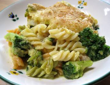 Fischauflauf mit Nudeln und Brokkoli Fischauflauf mit Nudeln und Brokkoli