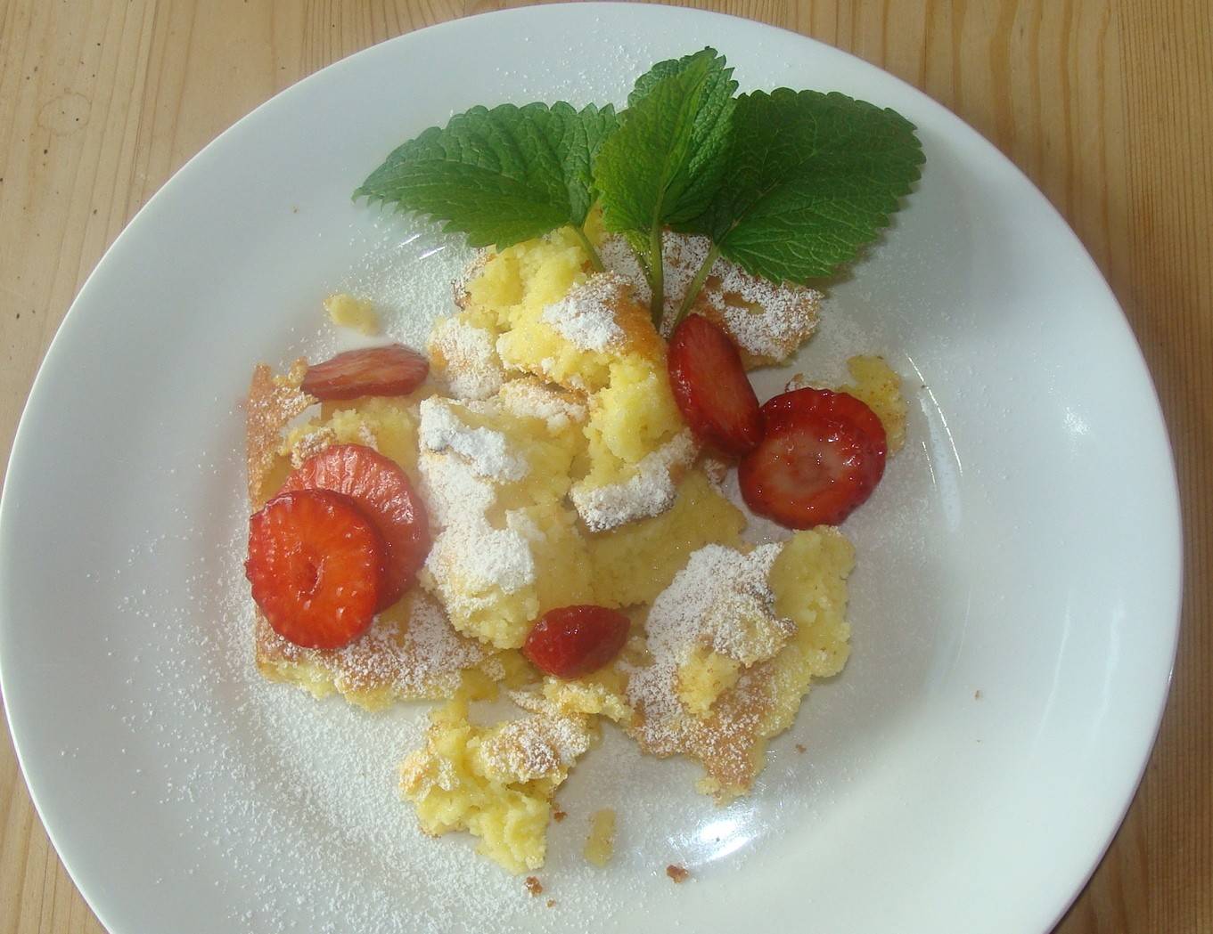 Grießschmarren mit Erdbeeren Rezept - ichkoche.de Grießschmarren mit Erdbeeren Rezept - ichkoche.de