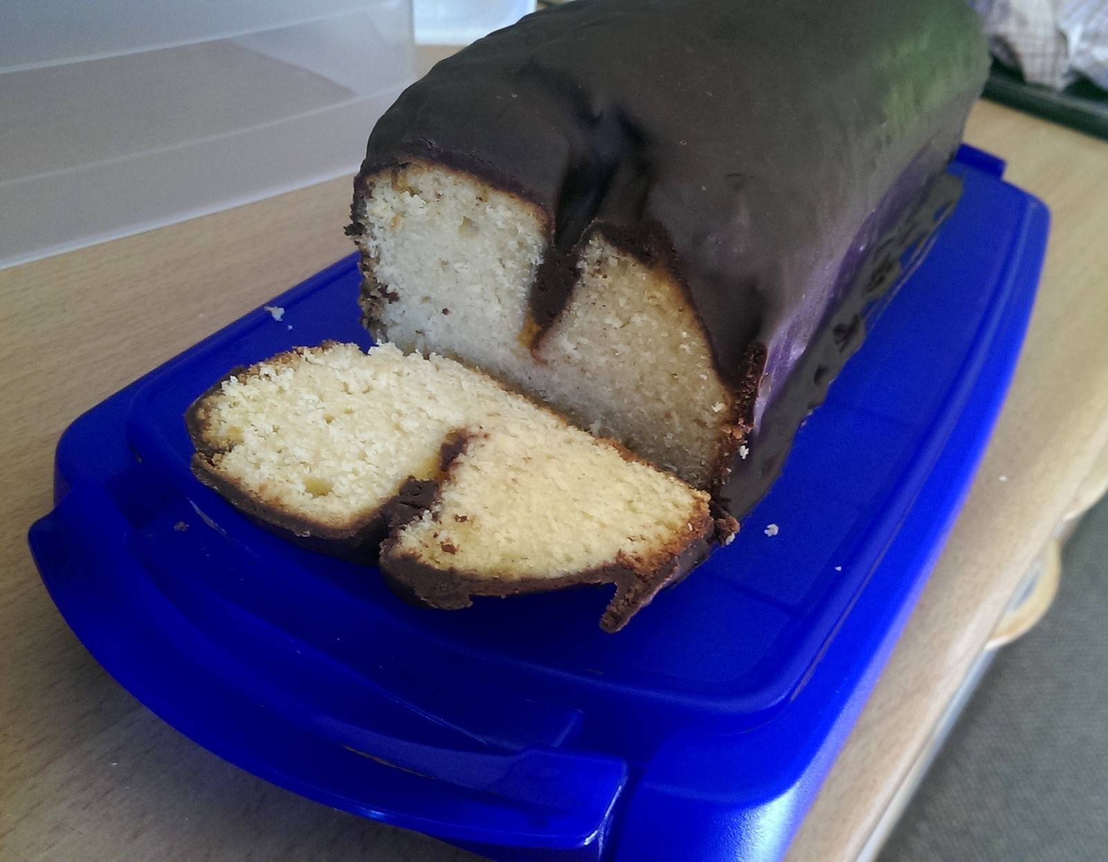 Zitronenkuchen mit Schokoguss Rezept - ichkoche.de Zitronenkuchen mit Schokoguss Rezept - ichkoche.de