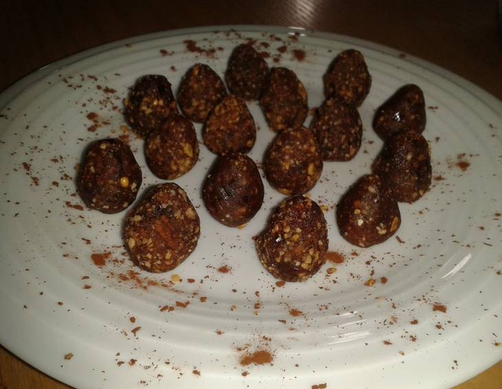 Dattel Eier mit Nutellageschmack Dattel Eier mit Nutellageschmack