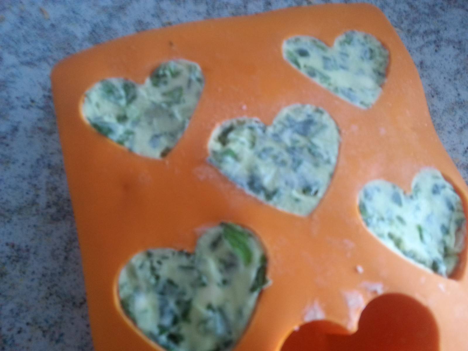 Kräuterbutter - Schnittlauch und Petersilie Rezept - ichkoche.at Kräuterbutter - Schnittlauch und Petersilie Rezept - ichkoche.at