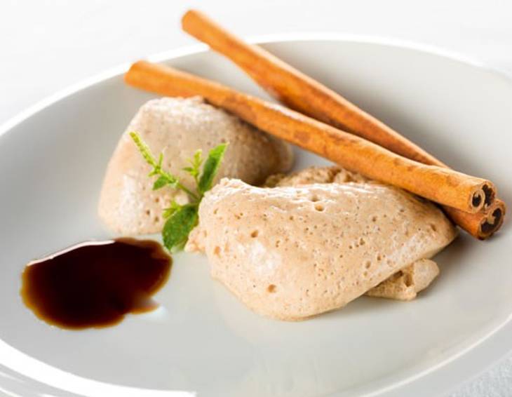 Zimtmousse mit Karamellsauce Zimtmousse mit Karamellsauce