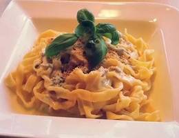 Nudeln mit Gorgonzolasauce Nudeln mit Gorgonzolasauce