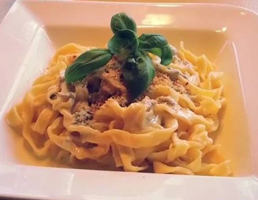 Nudeln mit Gorgonzolasauce Nudeln mit Gorgonzolasauce