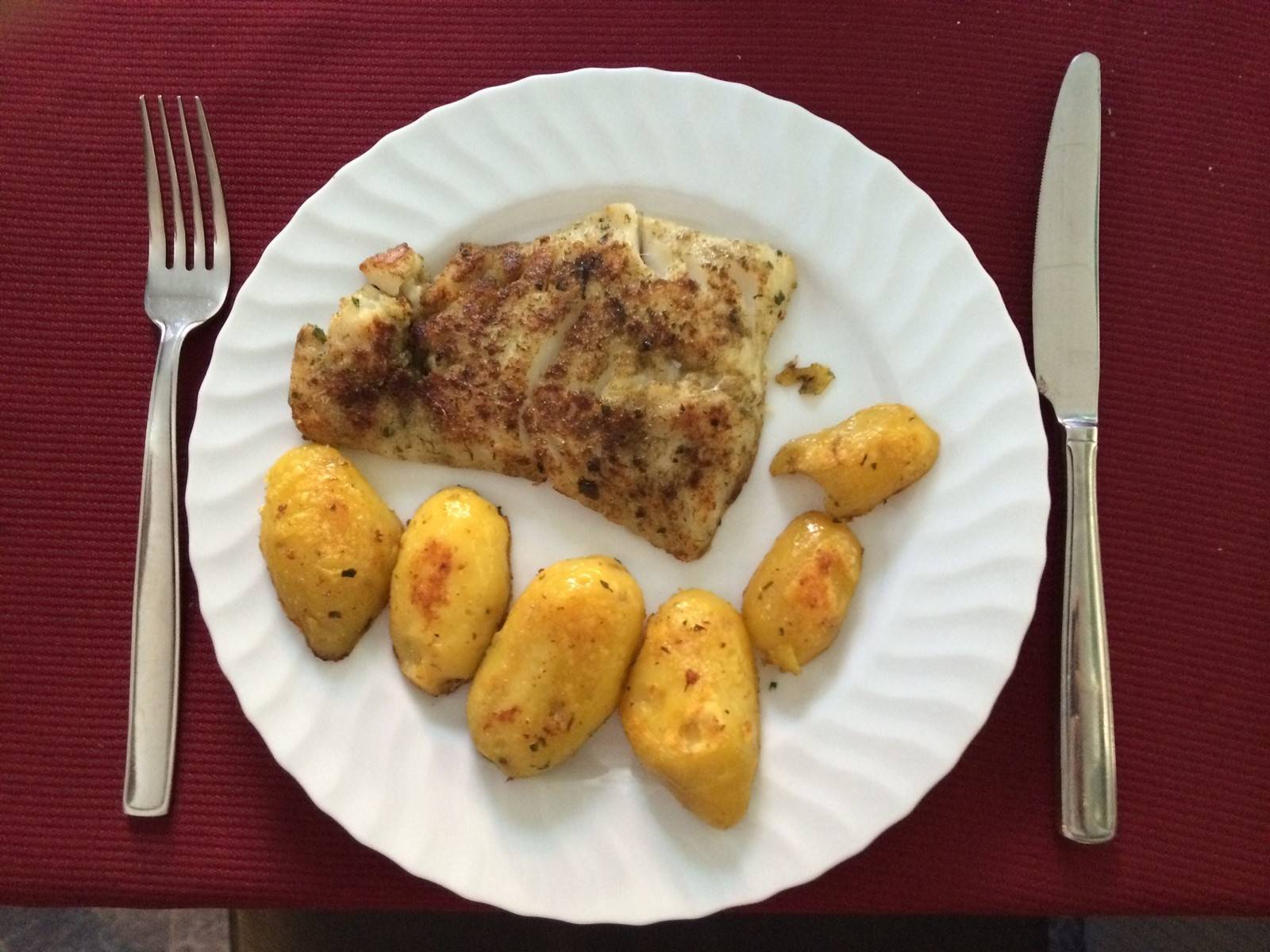 Gewürzter Fisch mit Kartoffeln