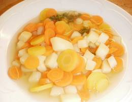 Klare Karotten-Kartoffel-Suppe