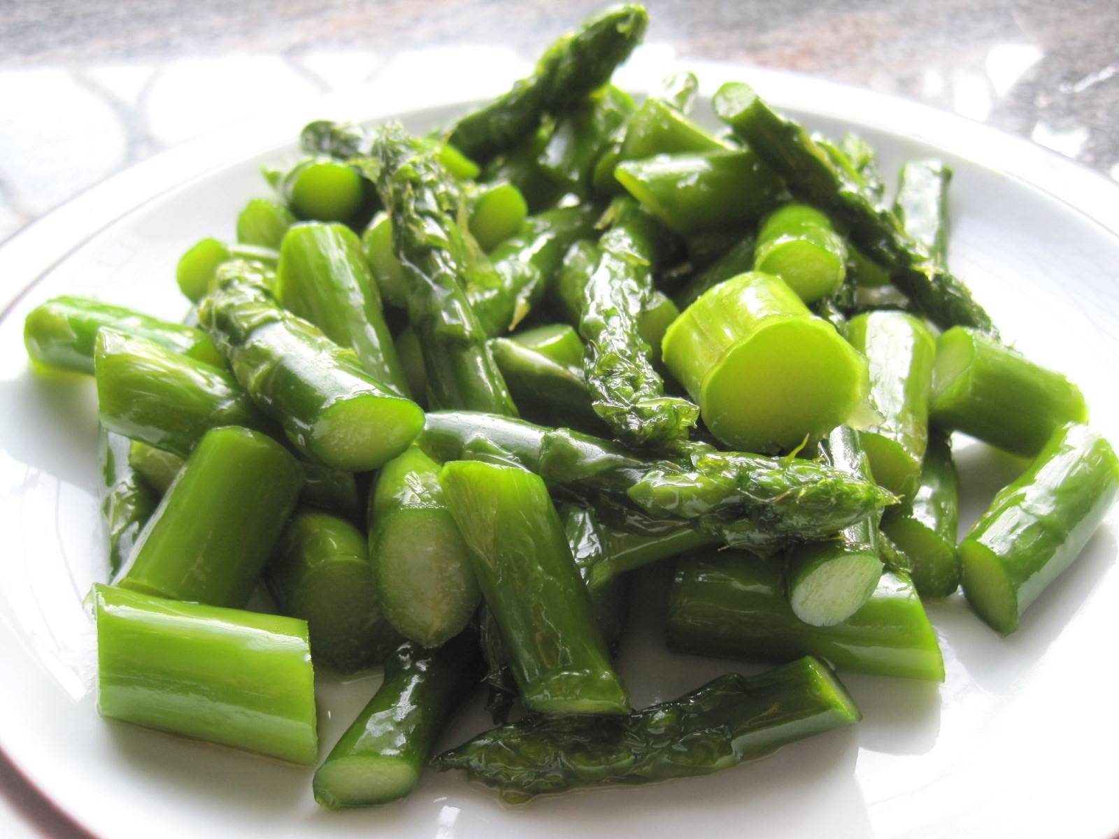 Glasierter Spargel Rezept - ichkoche.at Glasierter Spargel Rezept - ichkoche.at