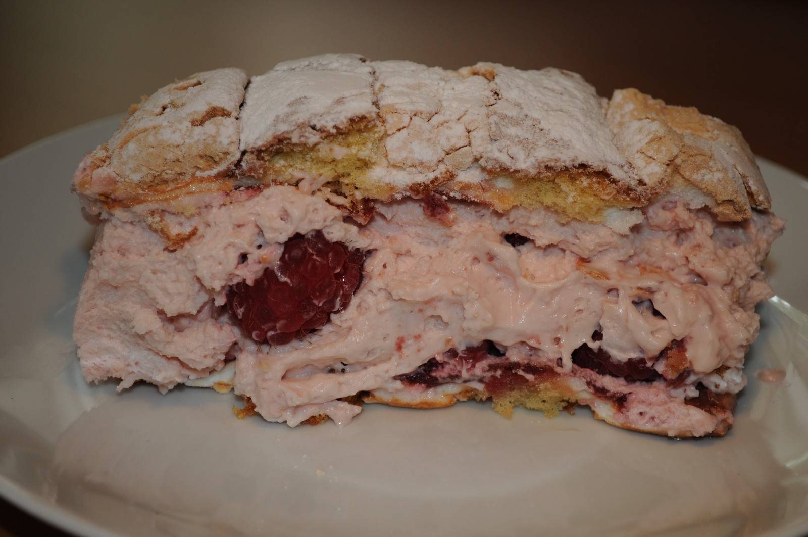 Kardinalschnitte mit sommerlichen Beeren Rezept - ichkoche.de Kardinalschnitte mit sommerlichen Beeren Rezept - ichkoche.de