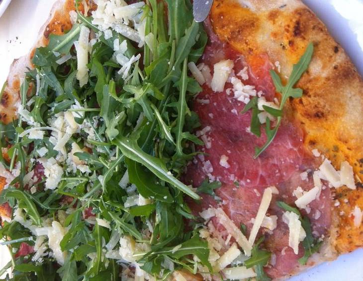 Rohschinken Rucola Pizza