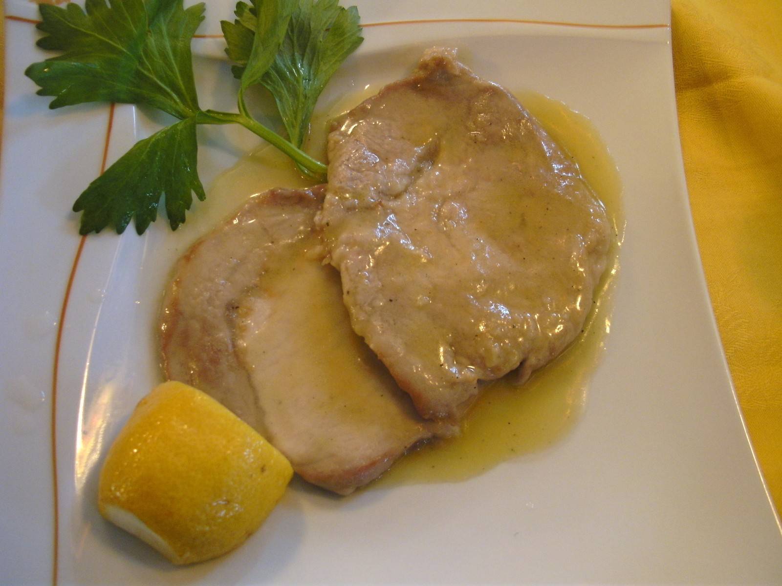 Kalbsschnitzerl in Weinsauce