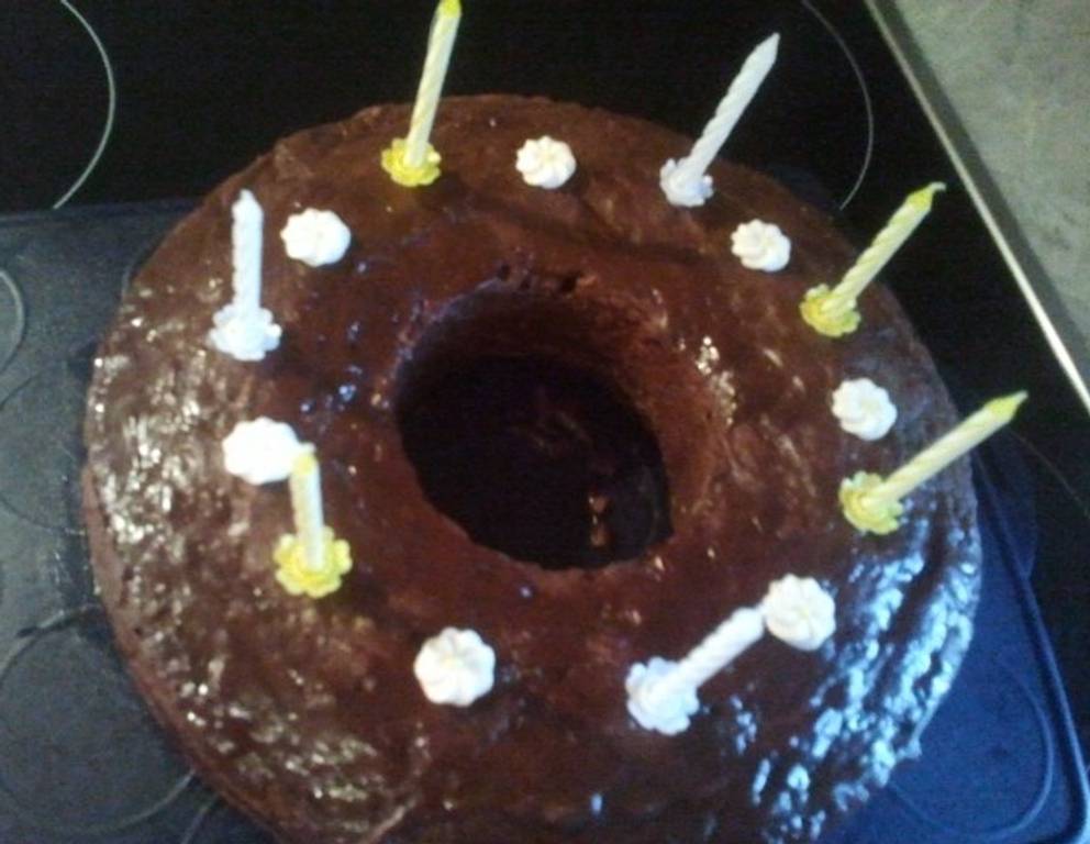 Riesen-Schokodonut-Torte Riesen-Schokodonut-Torte