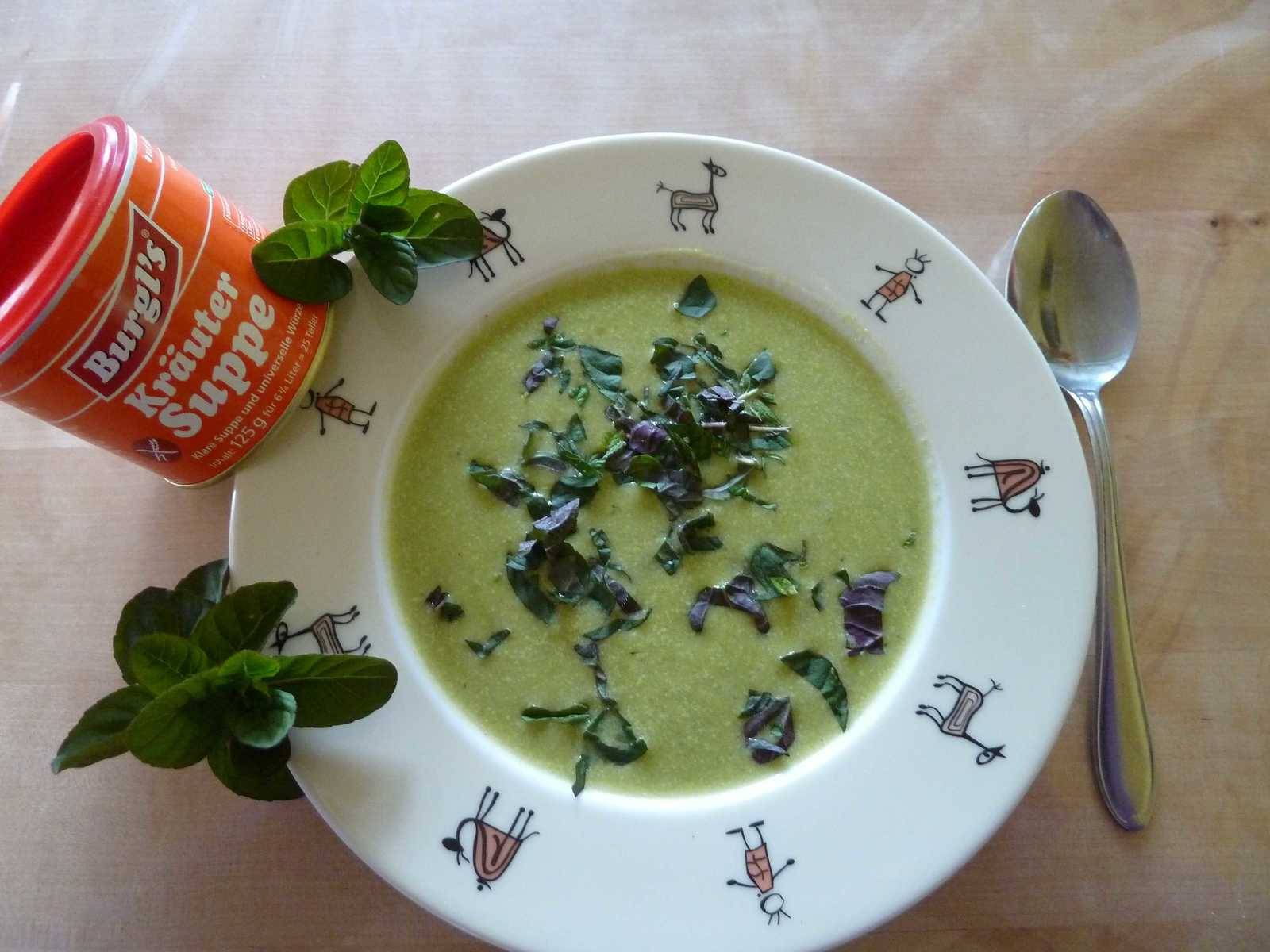 Zucchinicremesuppe mit getrockneten Tomaten Rezept - ichkoche.at