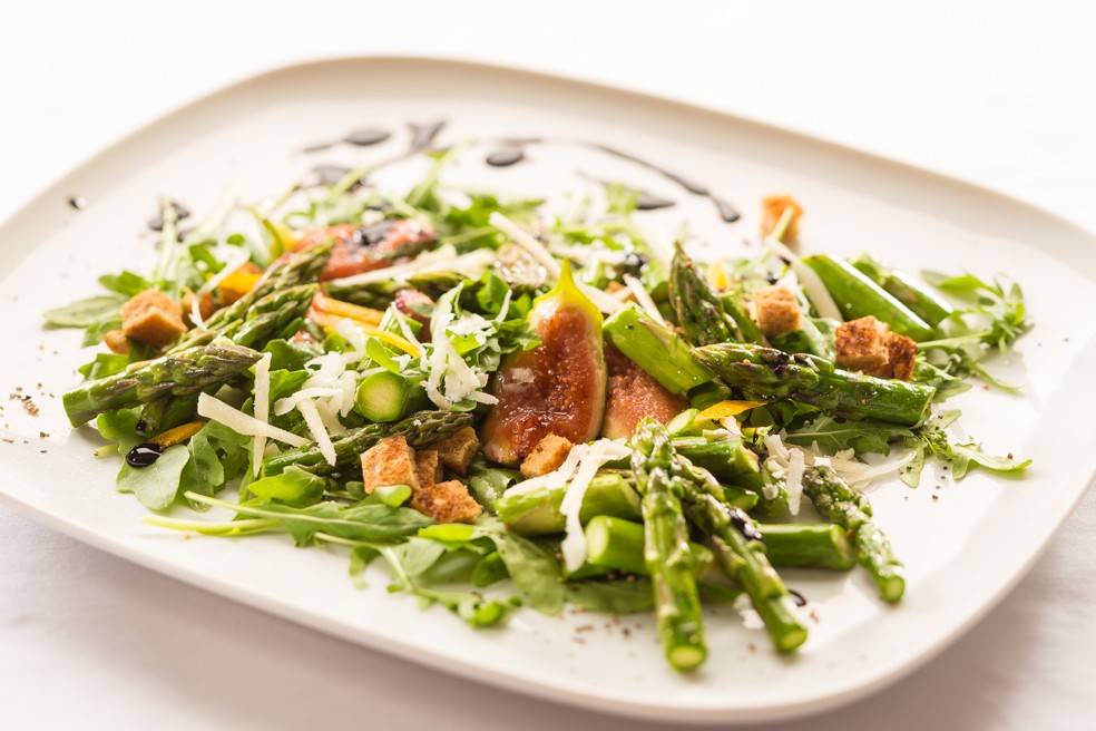 Gebratene Feigen mit Rucola und Grüner Spargel