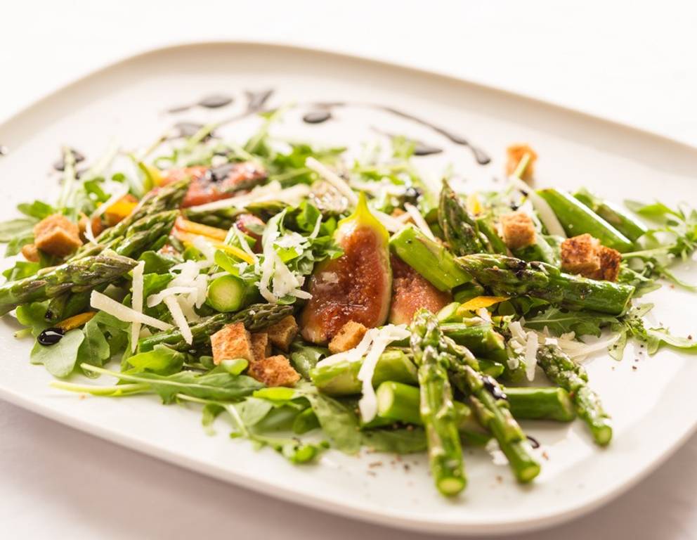 Gebratene Feigen mit Rucola und Grüner Spargel Gebratene Feigen mit Rucola und Grüner Spargel