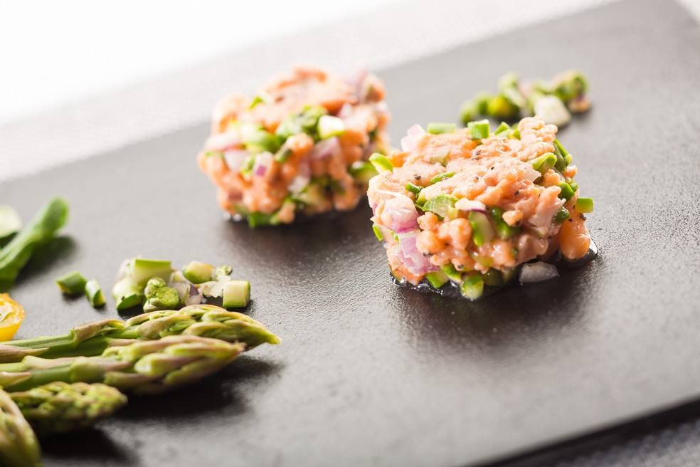 Spargel-Lachs-Tatar Rezept - ichkoche.at