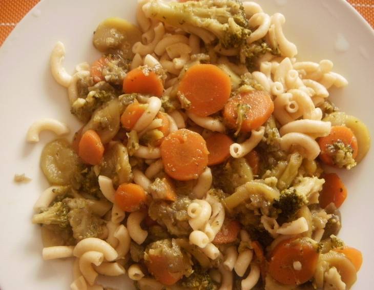 Vollkornhörnchen mit Gemüse Vollkornhörnchen mit Gemüse