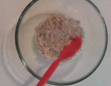 Dinkelflocken-Babybrei Dinkelflocken-Babybrei