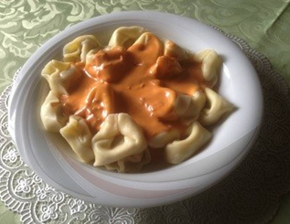 Tortellini in Paradeiser-Oberssauce Tortellini in Paradeiser-Oberssauce