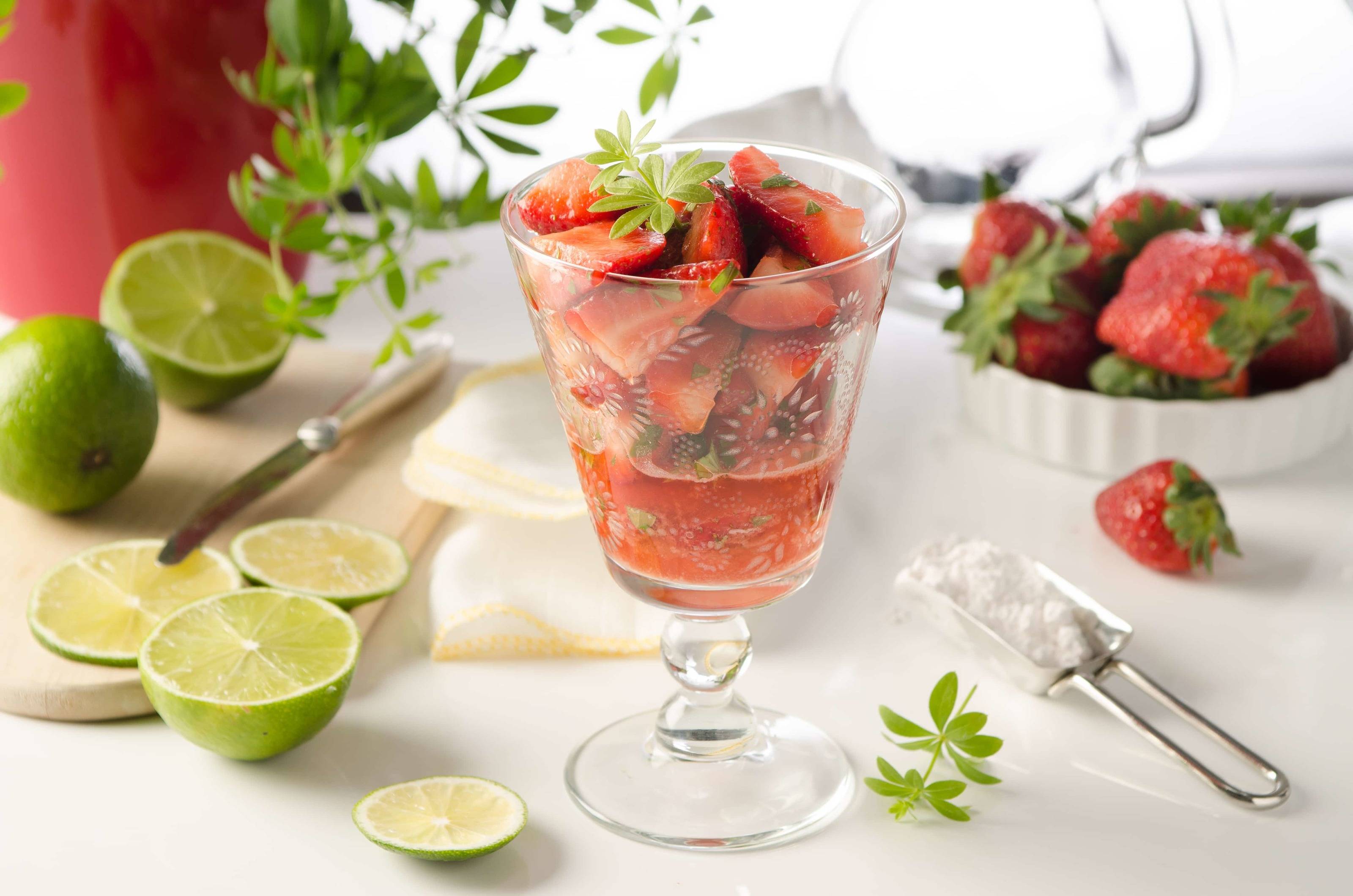 Waldmeister-Erdbeeren Rezept - ichkoche.ch Waldmeister-Erdbeeren Rezept - ichkoche.ch