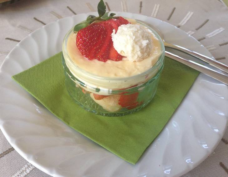 Erdbeer-Kokos-Tiramisu Erdbeer-Kokos-Tiramisu