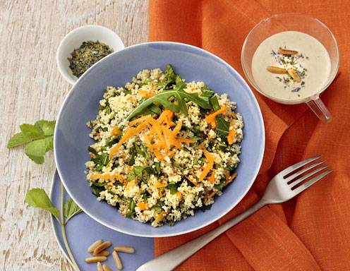 Couscous-Kräuter-Salat mit Kichererbsen-Joghurtsauce Rezept - ichkoche.de Couscous-Kräuter-Salat mit Kichererbsen-Joghurtsauce Rezept - ichkoche.de