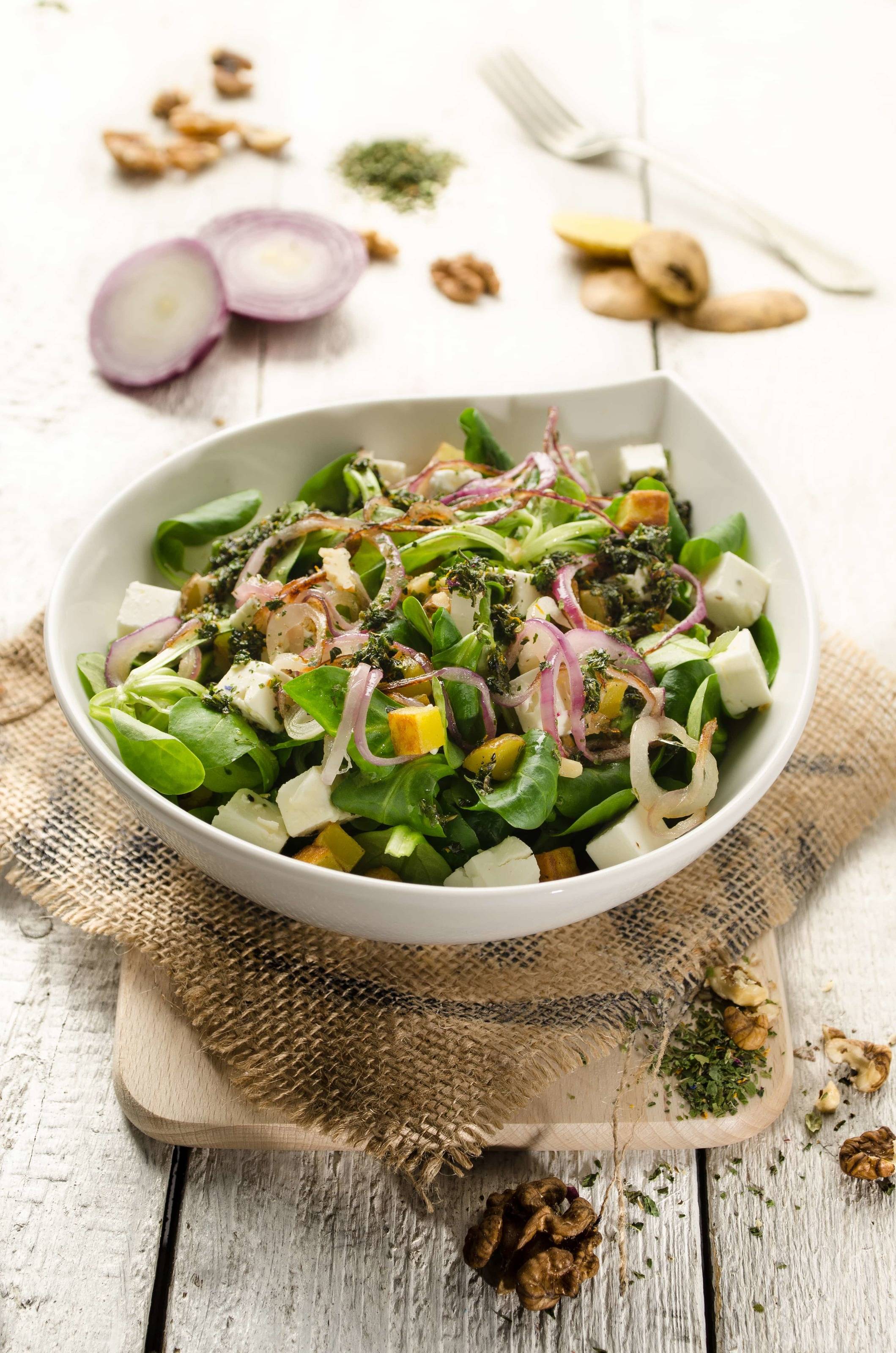 Vogerlsalat mit Feta Rezept