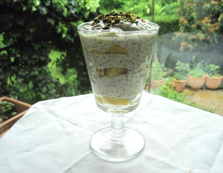 Mango-Joghurt-Dessert mit Chia Samen