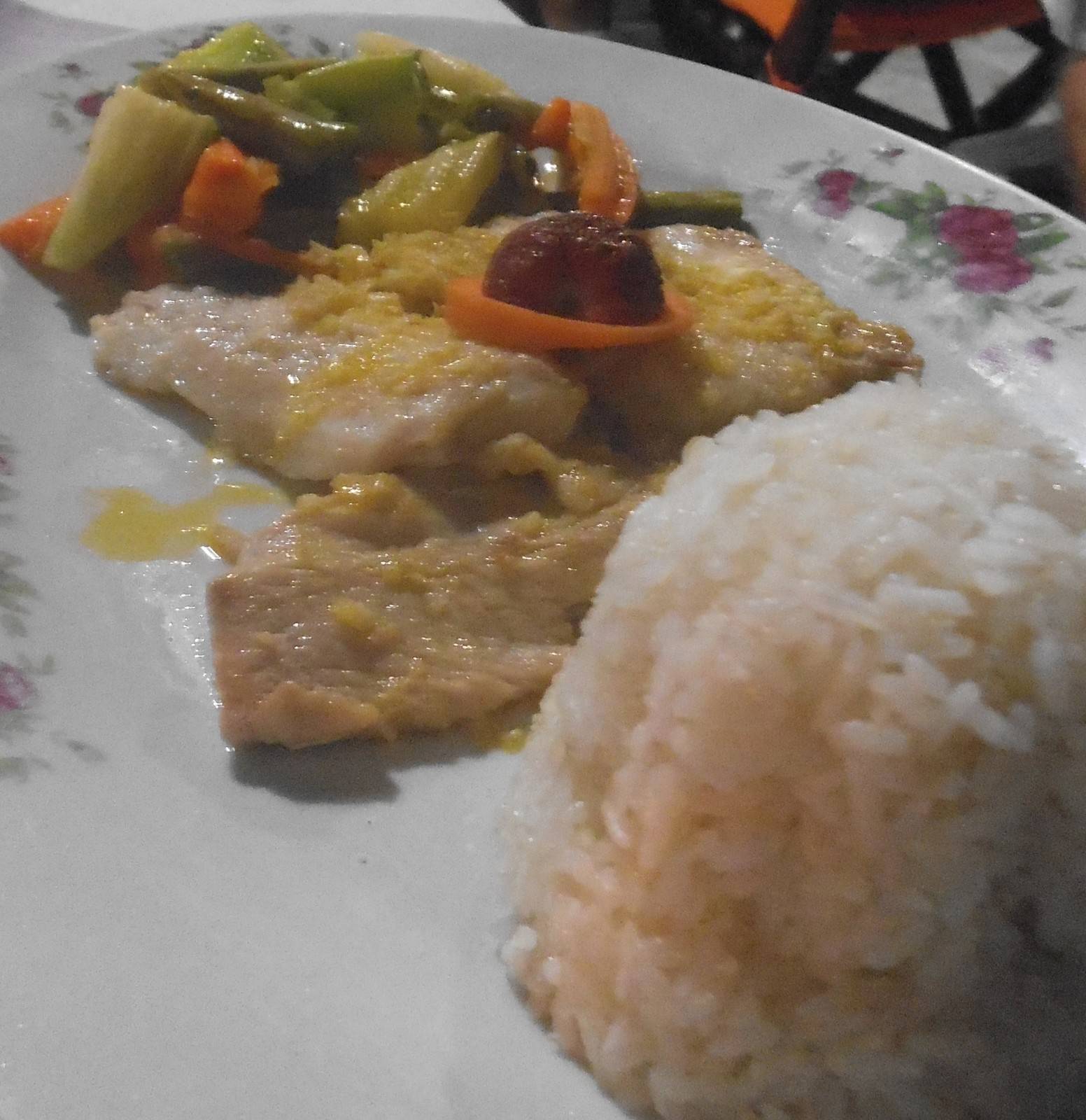 Fischfilet auf Reis und Gemüse Rezept - ichkoche.de Fischfilet auf Reis und Gemüse Rezept - ichkoche.de