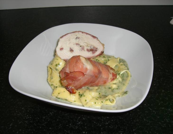 Gehüllte Hühnerbrust aus dem Dampfgarer Gehüllte Hühnerbrust aus dem Dampfgarer