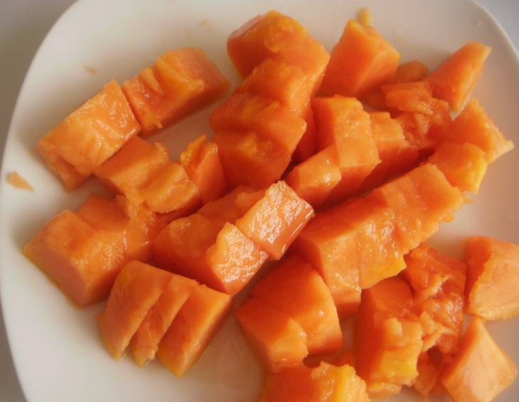 Papaya mit Limettensaft und Agavensirup Papaya mit Limettensaft und Agavensirup
