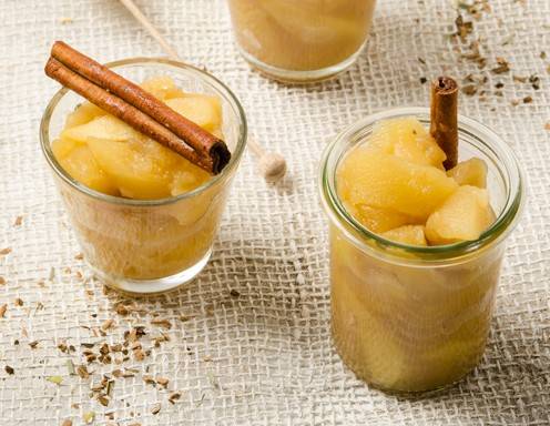 Apfel-Zimt-Kompott mit Amaretto Rezept
