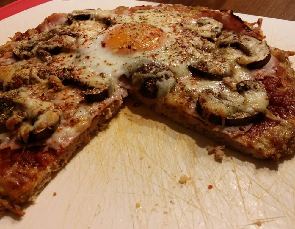 Pizza mit Thunfischboden Pizza mit Thunfischboden